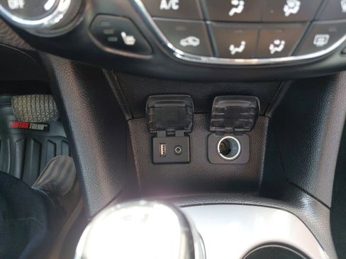 Used 2017 Chevrolet Cruze LT w/ Convenience Package image 16