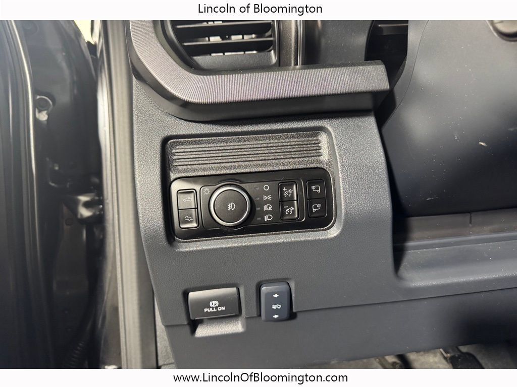 Used 2026 Ford F350 Platinum w/ Tremor Off-Road Package AWD/4WD image 21
