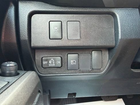 Used 2022 Toyota Tacoma SR5 AWD/4WD image 21