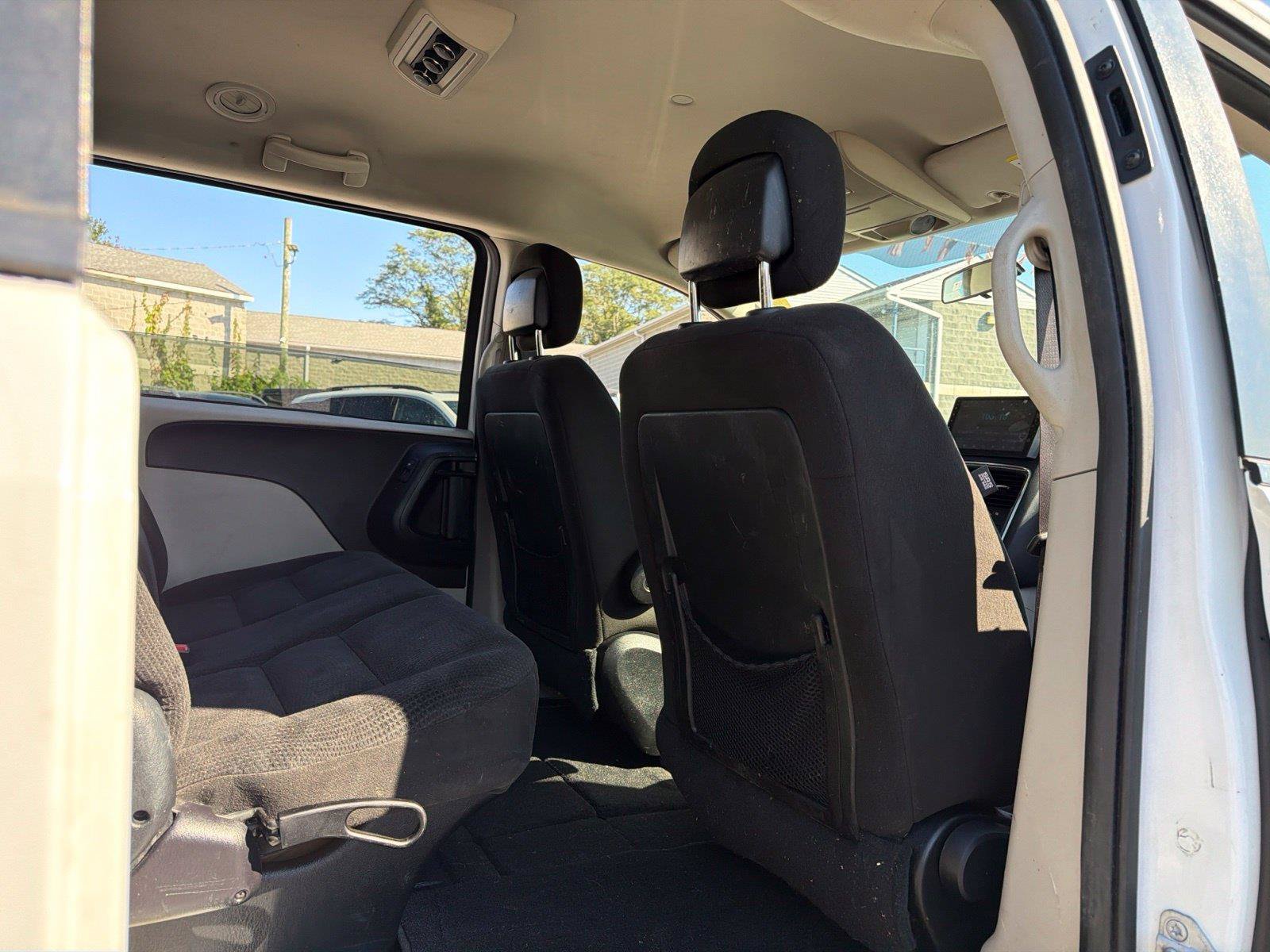 Used 2017 Dodge Grand Caravan SE w/ Power Window Group FWD image 17