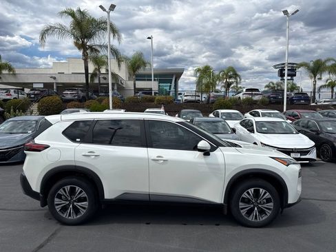 Used 2023 Nissan Rogue SV w/ SV Premium B Package FWD image 3