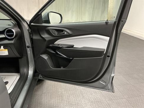 New 2026 Chevrolet Trax LT w/ LT Convenience Package FWD image 33
