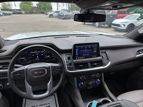 Used 2021 GMC Yukon SLT w/ SLT Luxury Package AWD/4WD image 16