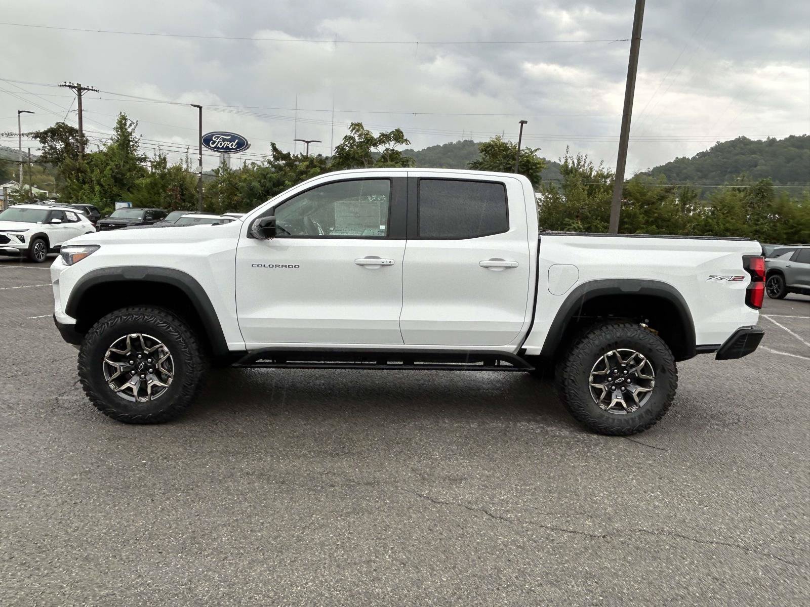 New 2026 Chevrolet Colorado ZR2 w/ Technology Package AWD/4WD image 8
