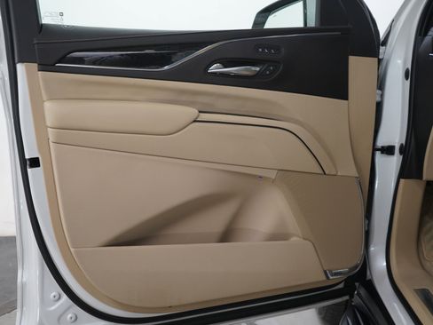 Used 2021 Cadillac Escalade ESV Premium Luxury image 22