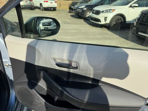 Used 2022 Toyota Corolla LE image 23