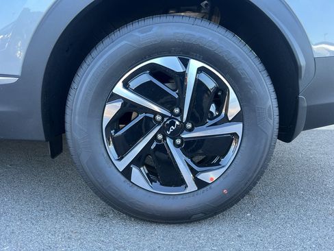 New 2025 Kia Sportage LX image 7
