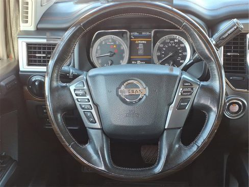 Used 2019 Nissan Titan Platinum Reserve image 25
