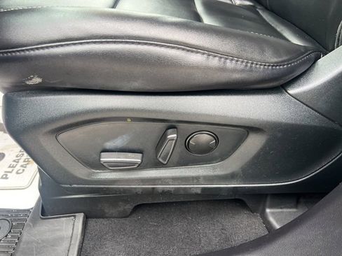 Used 2022 Ford Explorer XLT w/ Equipment Group 202A image 24