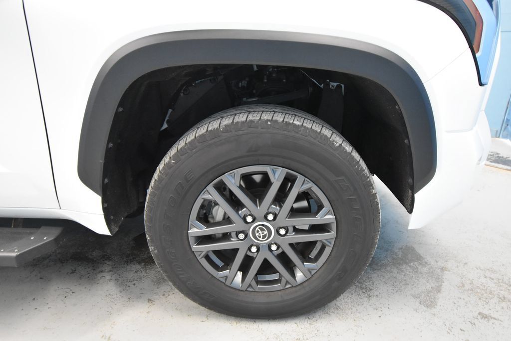 Used 2023 Toyota Tundra SR5 w/ SR5 Convenience Package AWD/4WD image 37