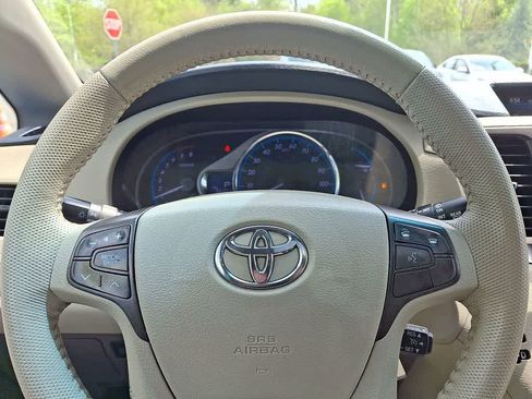 Used 2012 Toyota Sienna XLE AWD/4WD image 16
