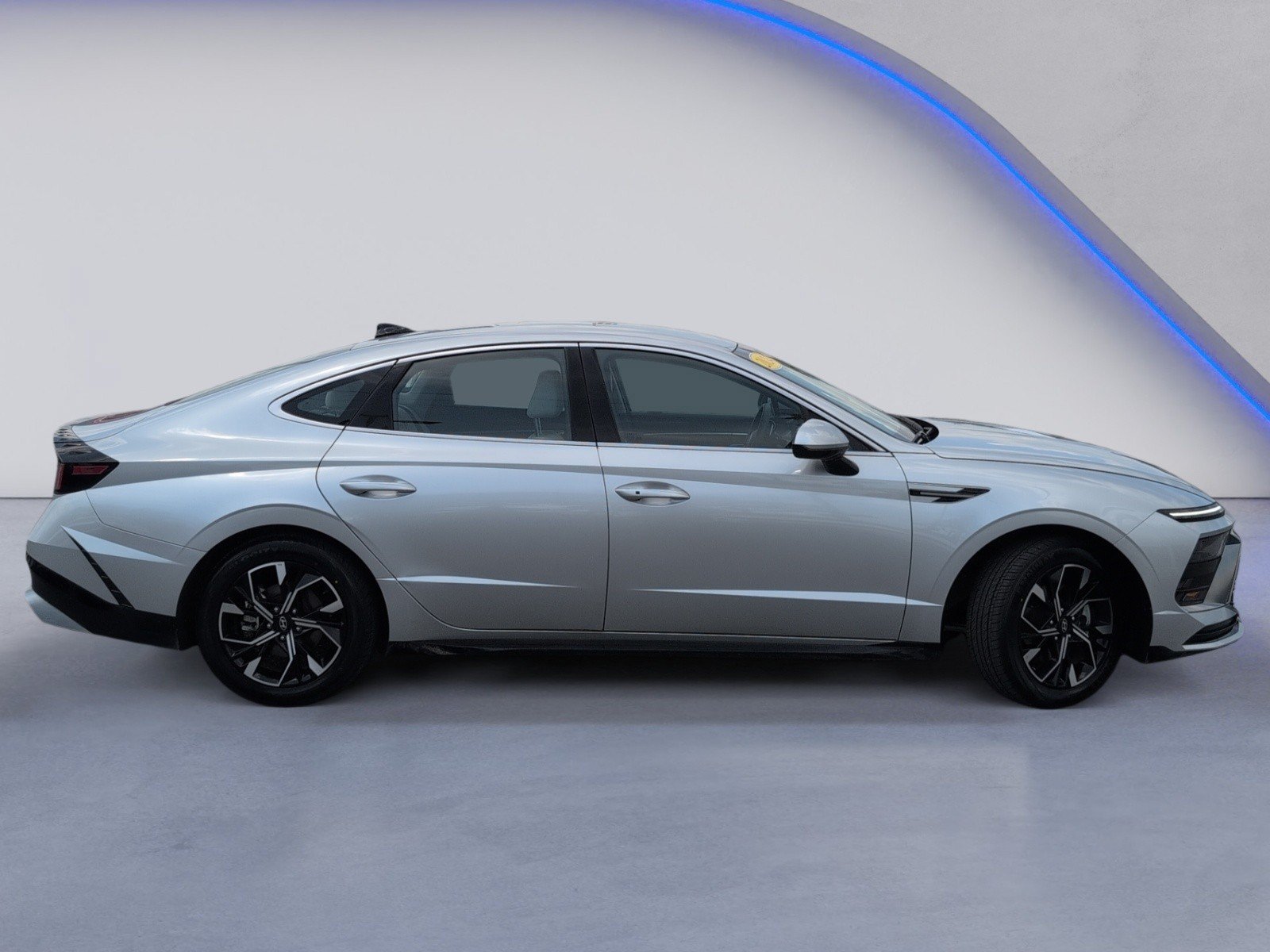 Used 2024 Hyundai Sonata SEL FWD image 3