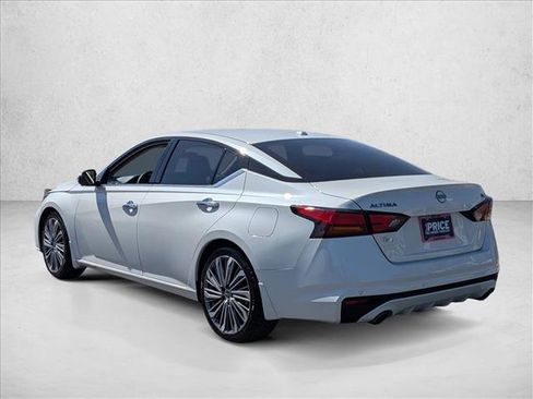 Used 2024 Nissan Altima 2.5 SL FWD image 8