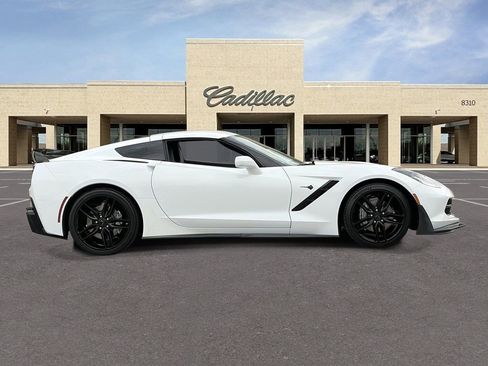 Used 2019 Chevrolet Corvette Stingray Coupe w/ Carbon Flash Badge Package RWD image 4