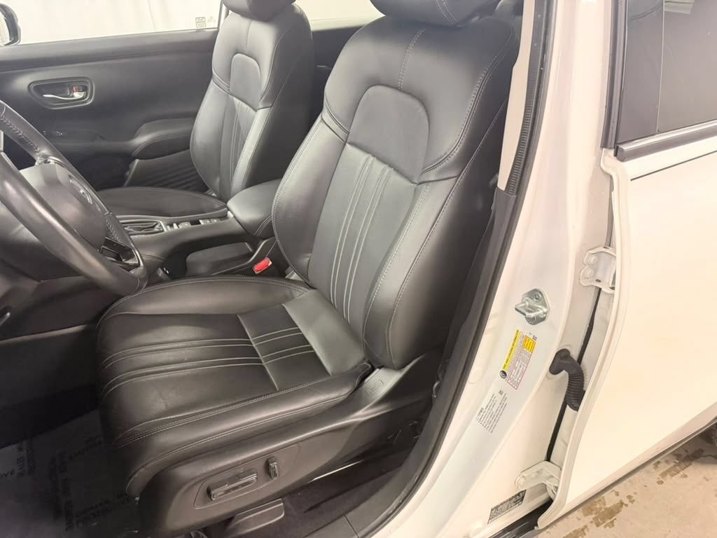 Used 2024 Honda HR-V EX-L image 32