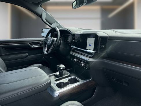 Used 2024 GMC Sierra 1500 SLT w/ SLT Convenience Package image 10