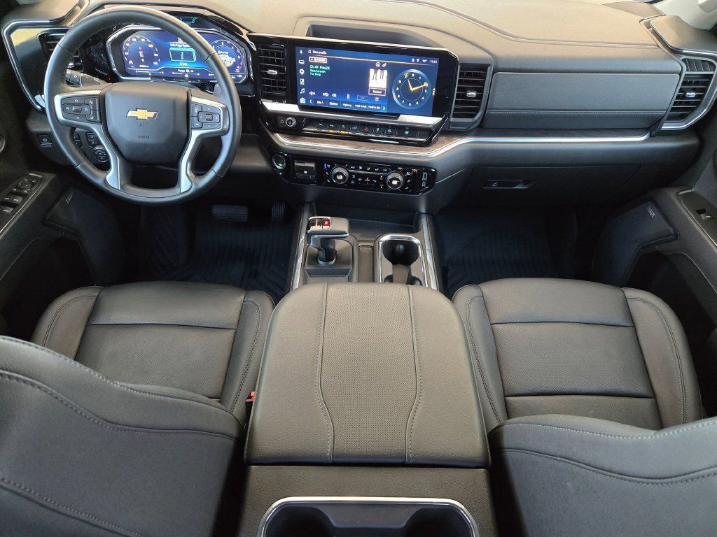 Used 2023 Chevrolet Silverado 1500 LTZ AWD/4WD image 16
