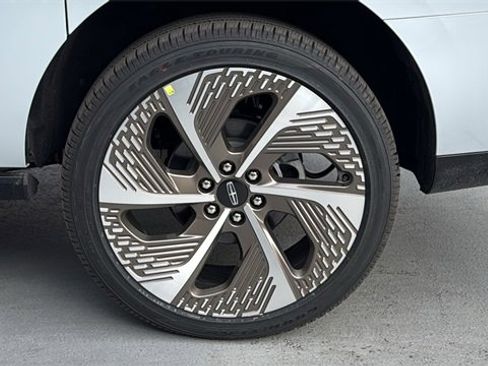 New 2026 Lincoln Navigator L Black Label image 4