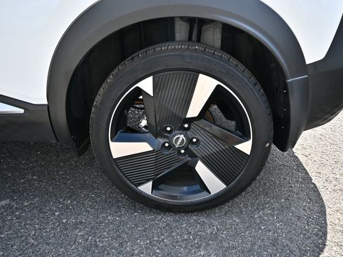 Certified 2026 Nissan Kicks SR w/ SR Premium Package AWD/4WD image 10