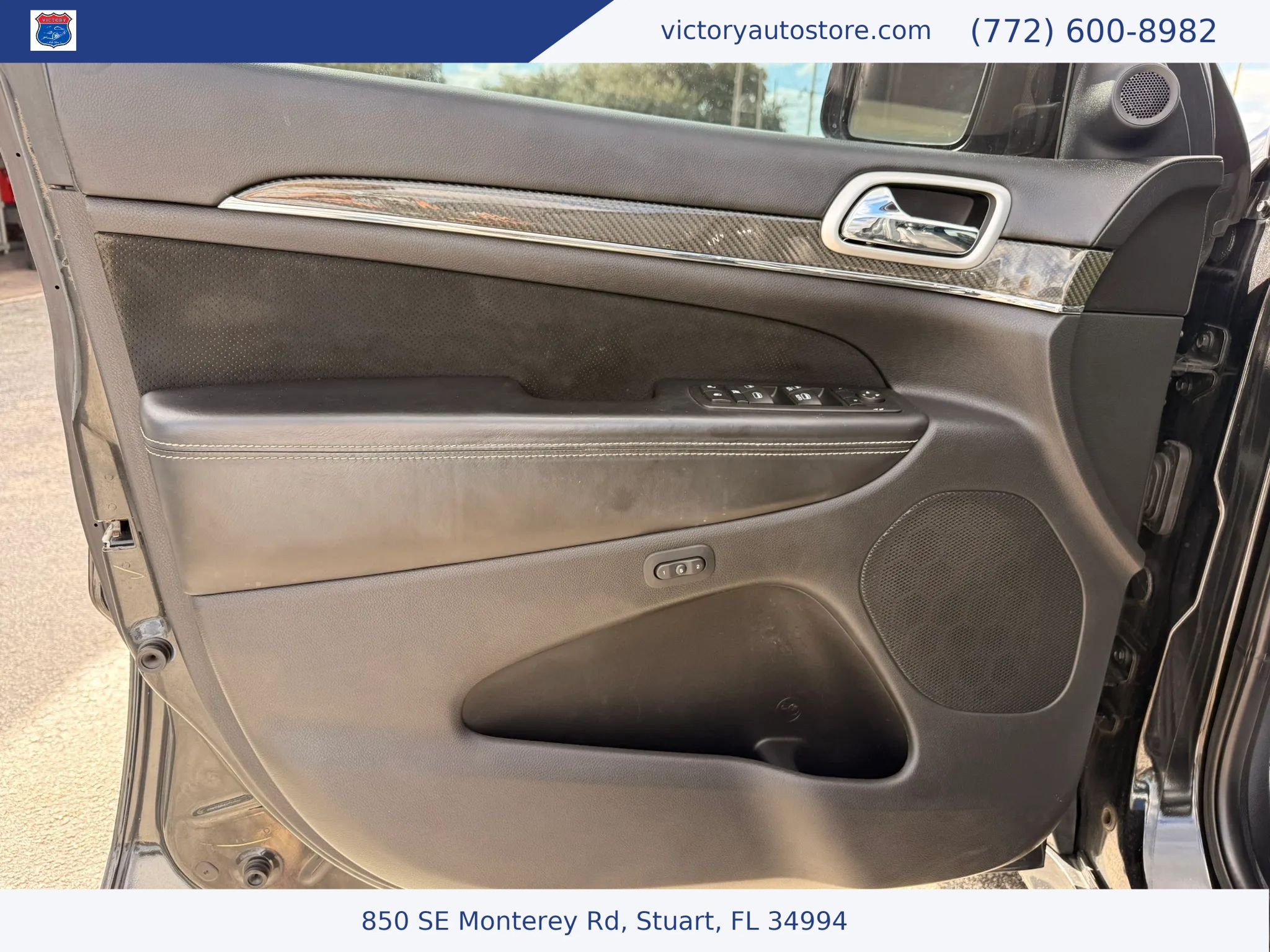 Used 2016 Jeep Grand Cherokee SRT AWD/4WD image 24