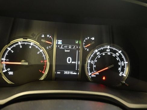 Used 2024 Toyota 4Runner TRD Off-Road AWD/4WD image 6