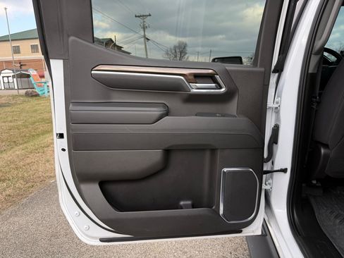 Used 2024 Chevrolet Silverado 1500 LT Trail Boss w/ Protection Package image 39