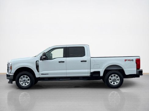 Used 2024 Ford F250 XLT w/ FX4 Off-Road Package AWD/4WD image 4