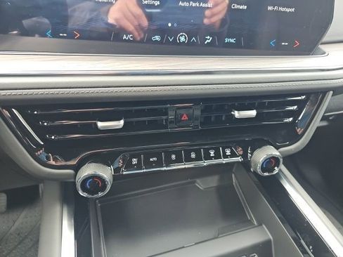 New 2026 Chevrolet Suburban LS image 47