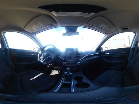 Used 2025 Nissan Altima 2.5 SV image 44