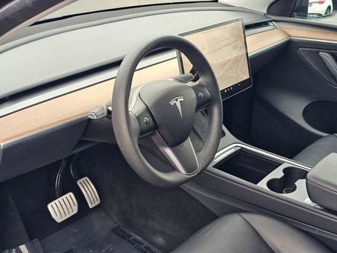 Used 2023 Tesla Model Y Performance image 15