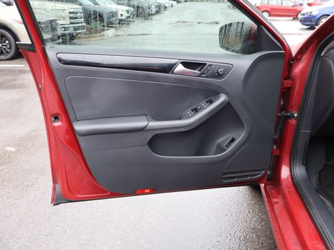 Used 2017 Volkswagen Jetta SEL image 21