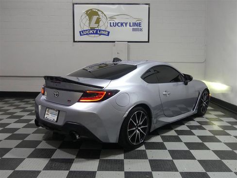 Used 2022 Toyota GR86 image 10