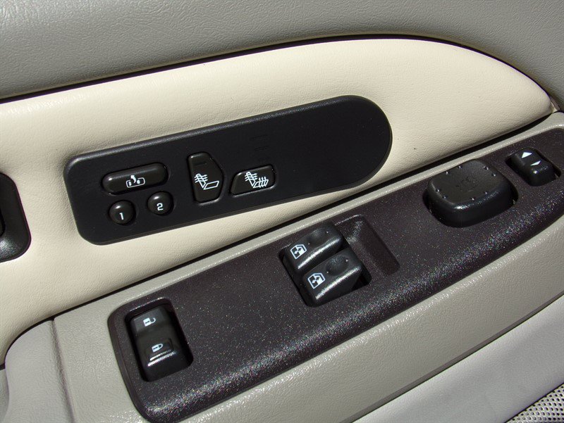 Used 2004 GMC Sierra 1500 Denali AWD/4WD image 37