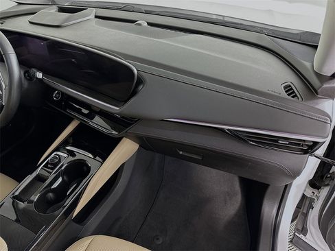 Used 2024 Buick Envision Preferred image 27