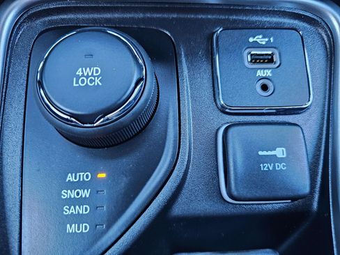 Used 2021 Jeep Compass Latitude w/ Driver Assistance Group image 26