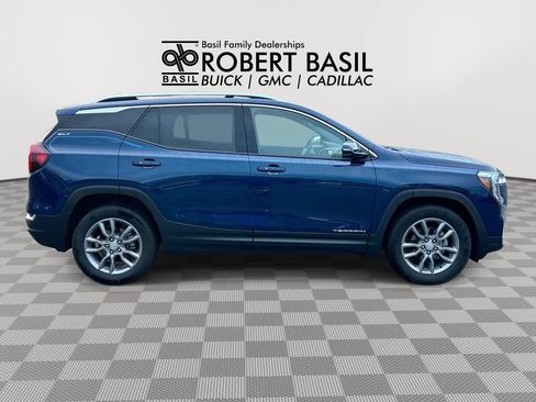 Used 2022 GMC Terrain SLT AWD/4WD image 9