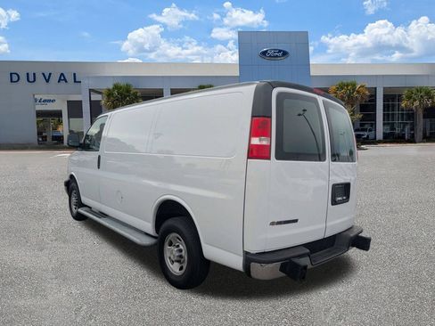 Used 2024 Chevrolet Express 2500 w/ Driver Convenience Package RWD image 6