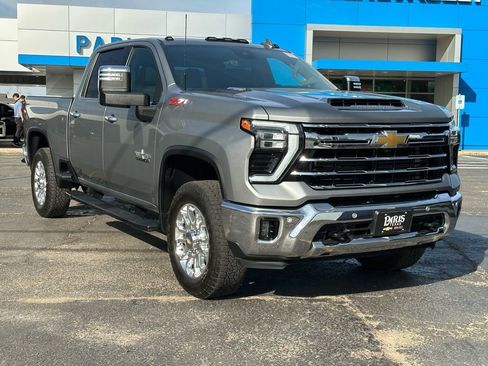 Used 2025 Chevrolet Silverado 2500 LTZ w/ LTZ Premium Texas Edition image 2