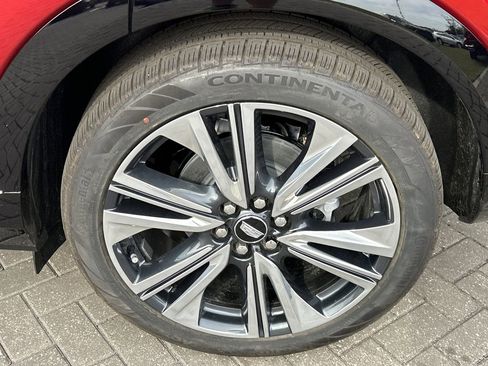 New 2026 Cadillac Optiq Luxury 2 image 28