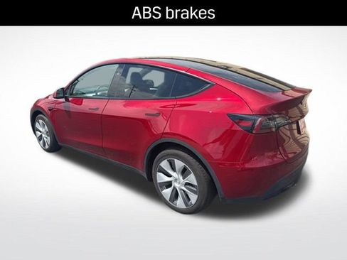 Used 2024 Tesla Model Y 2WD image 6