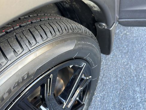 Used 2024 Nissan Kicks SR w/ SR Premium Package image 33