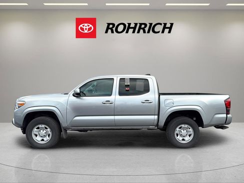 Used 2023 Toyota Tacoma SR image 9