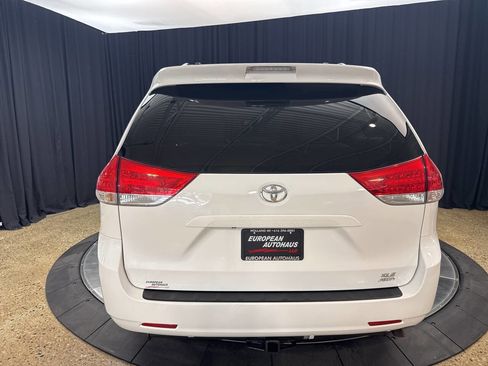 Used 2011 Toyota Sienna XLE AWD/4WD image 5