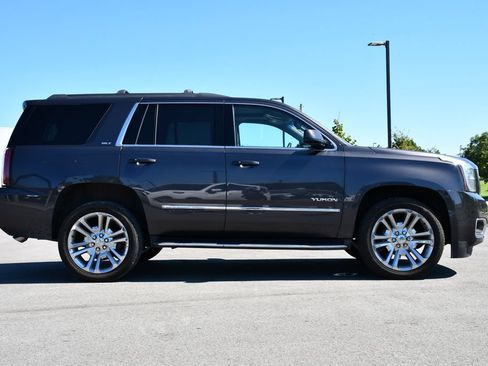 Used 2017 GMC Yukon SLT w/ Premium Edition AWD/4WD image 8