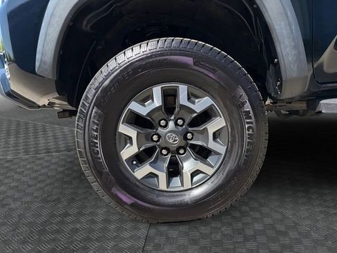 Used 2016 Toyota Tacoma TRD Off-Road AWD/4WD image 13
