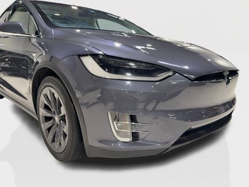 Used 2019 Tesla Model X 100D image 3