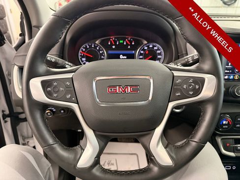Used 2023 GMC Terrain SLT image 18