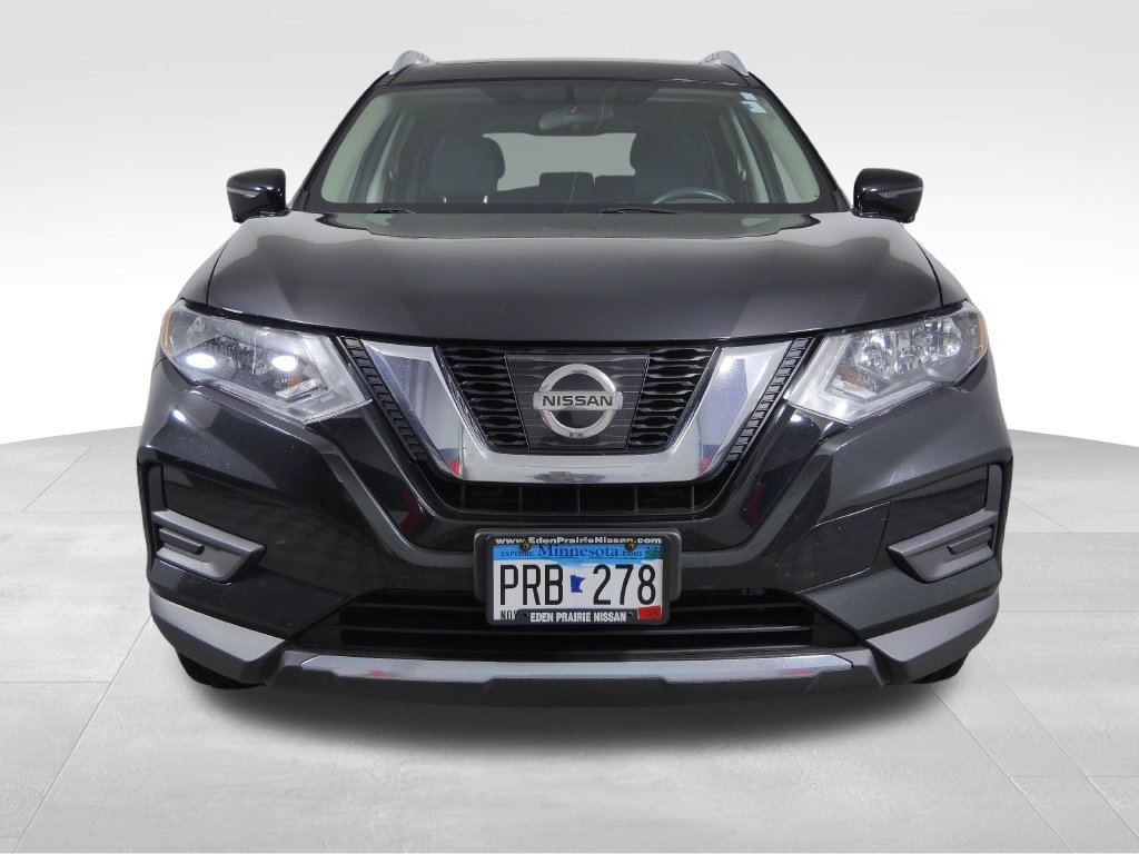 Used 2017 Nissan Rogue SV w/ Sun & Sound Touring Package AWD/4WD image 3