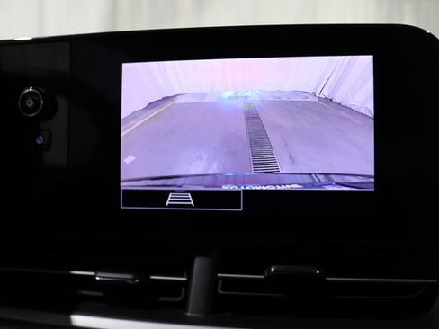Used 2024 Chevrolet Trax LS FWD image 19