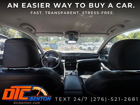 Used 2023 Jeep Grand Cherokee L Limited AWD/4WD image 12